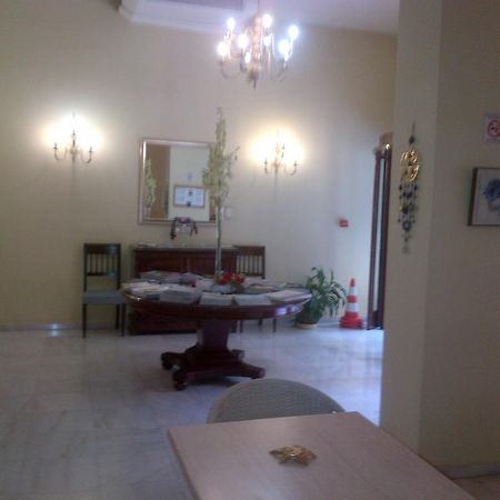 פיראוס Efplias Hotel Apartments מראה חיצוני תמונה