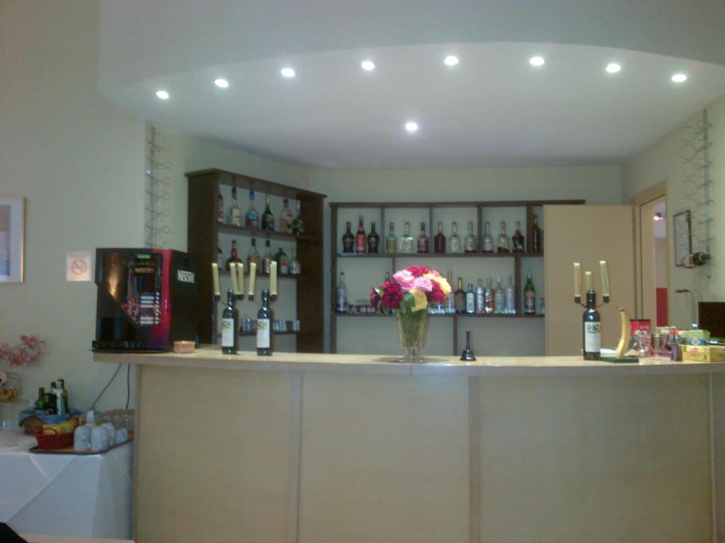 פיראוס Efplias Hotel Apartments מראה חיצוני תמונה