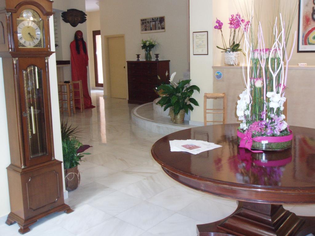 פיראוס Efplias Hotel Apartments מראה חיצוני תמונה