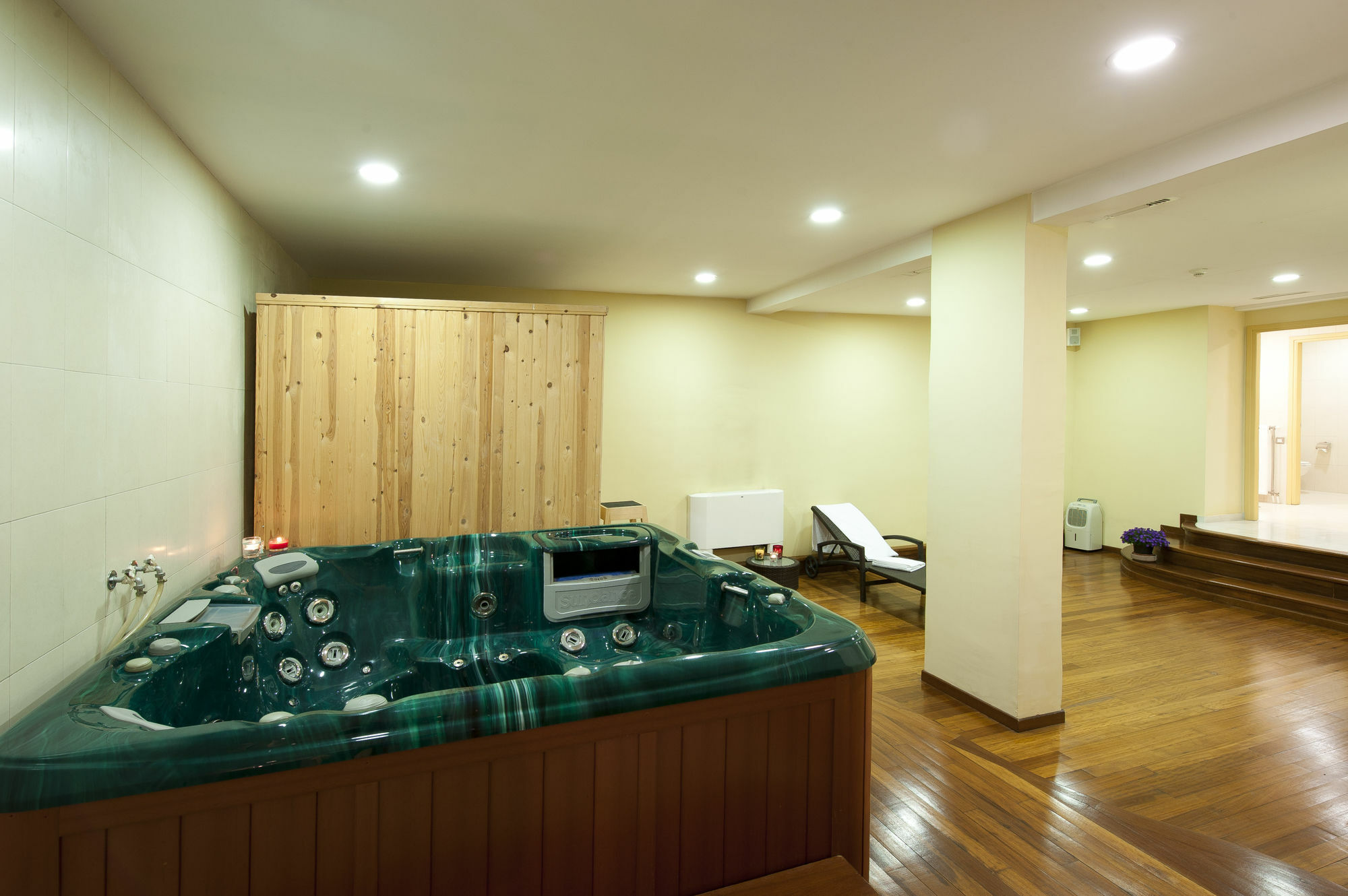 פיראוס Efplias Hotel Apartments מראה חיצוני תמונה