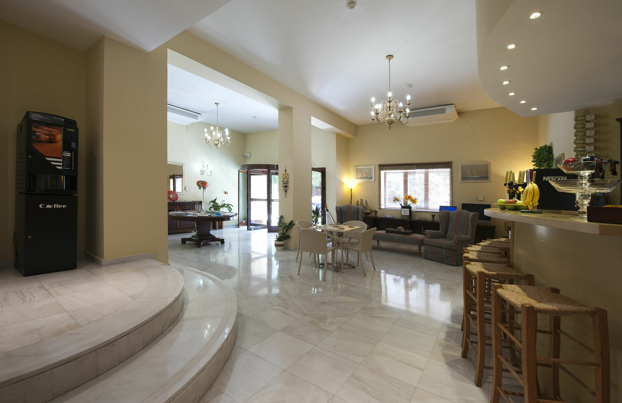 פיראוס Efplias Hotel Apartments מראה חיצוני תמונה