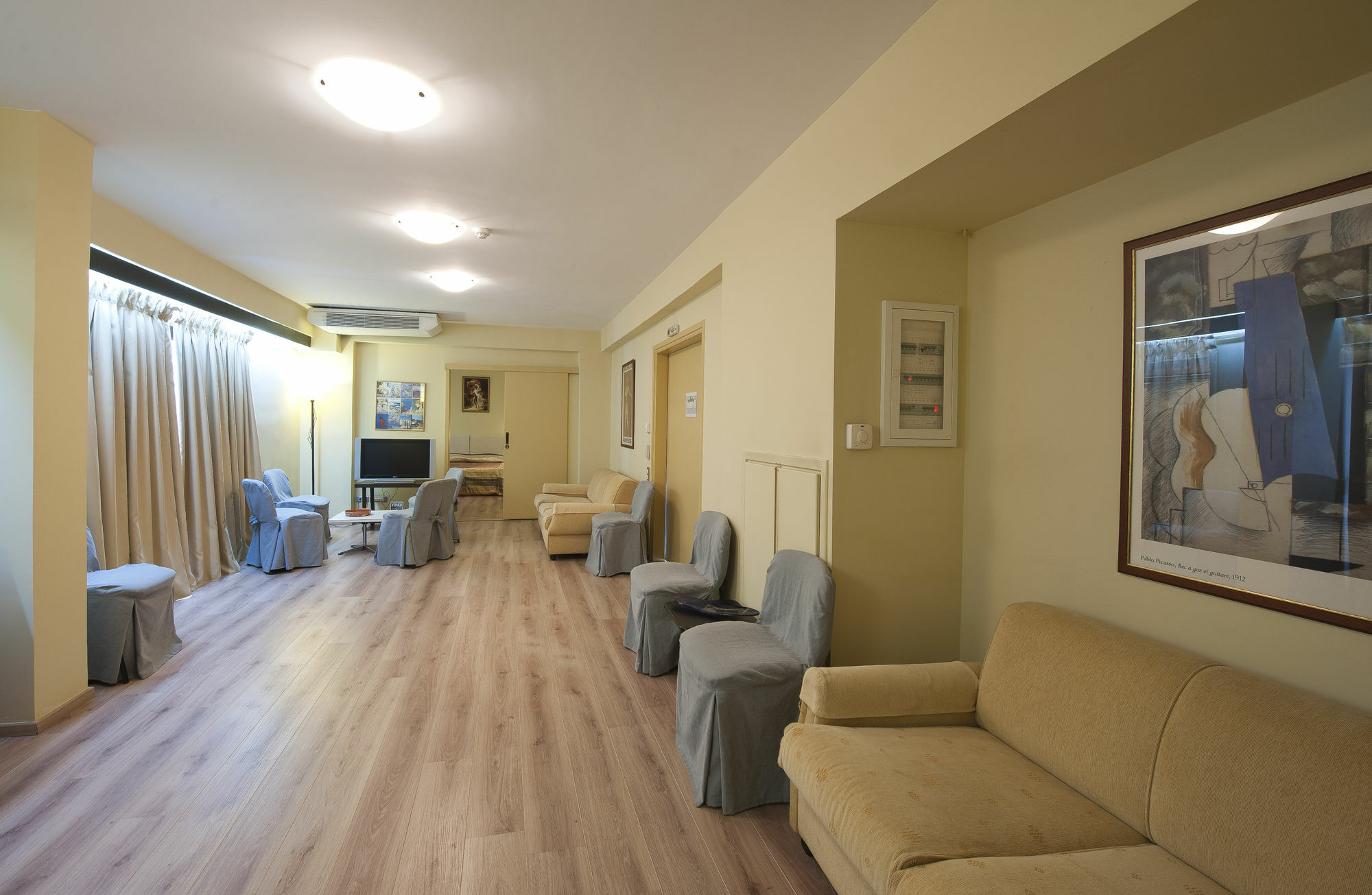 פיראוס Efplias Hotel Apartments מראה חיצוני תמונה