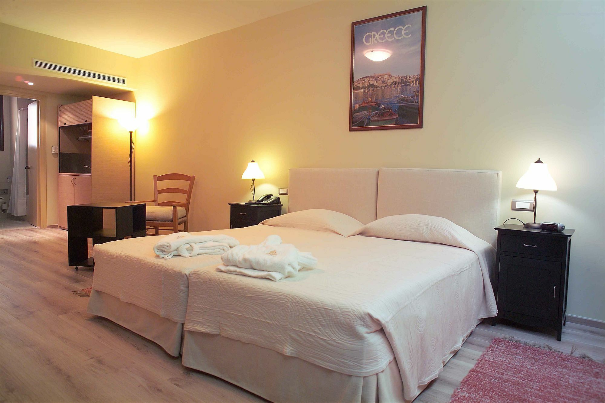 פיראוס Efplias Hotel Apartments חדר תמונה