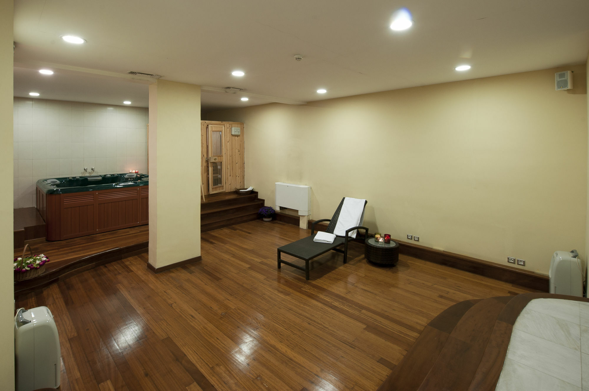 פיראוס Efplias Hotel Apartments מראה חיצוני תמונה